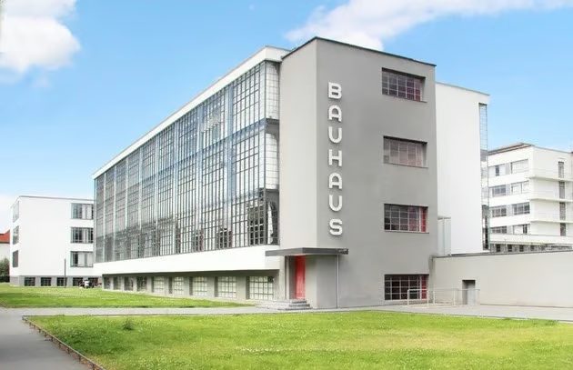 Fachada da Escola Bauhaus em Dessau